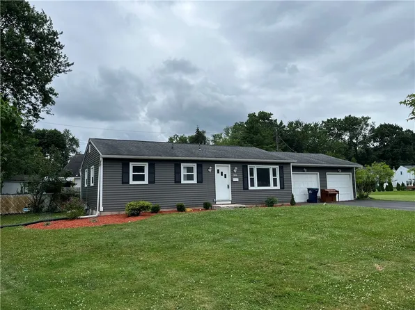 306 Norcrest Dr, Rochester, NY 14617