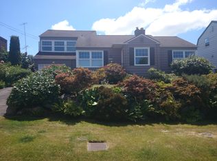 2827 NW 96th St, Seattle, WA 98117