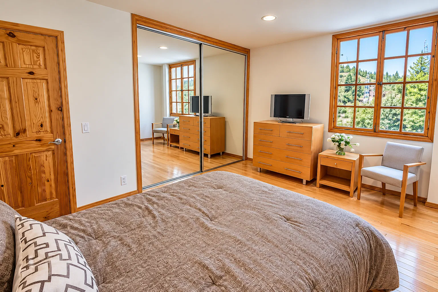 1 bed, 712 sqft, $6,699 — Photo 3