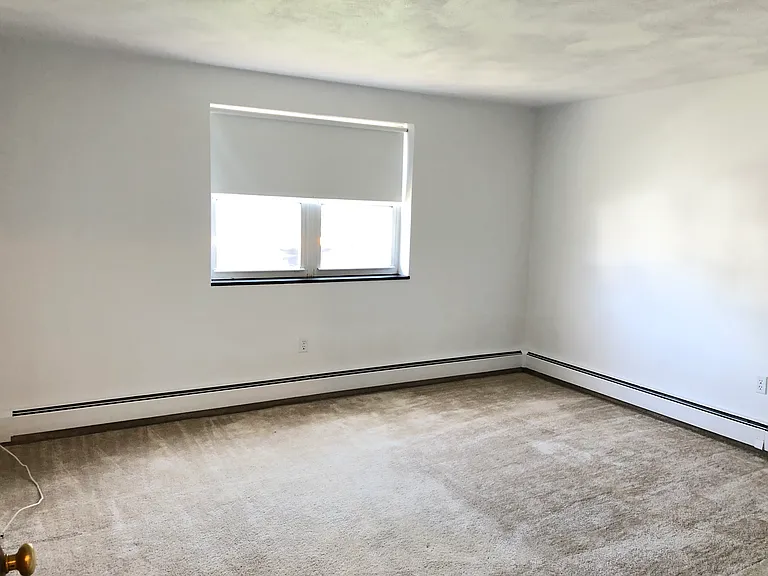 Lexington St Apartments — Photo 100