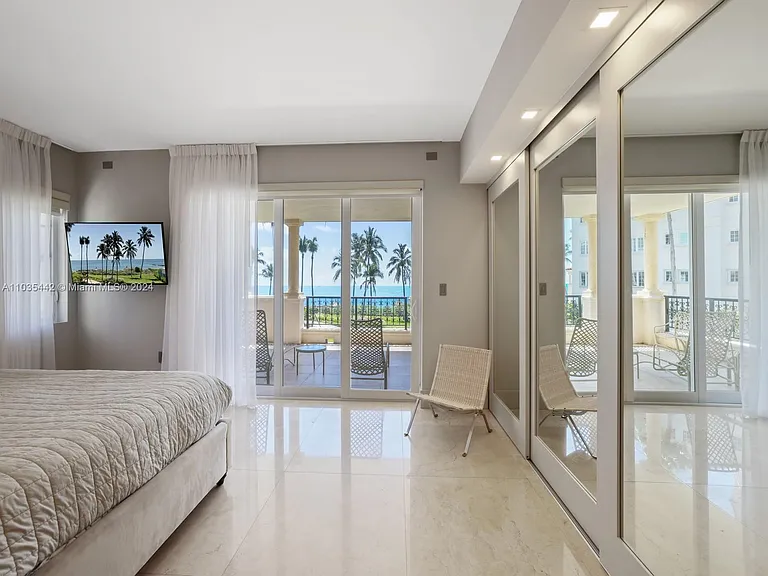 19223 Fisher Island Dr #19223 — Photo 23