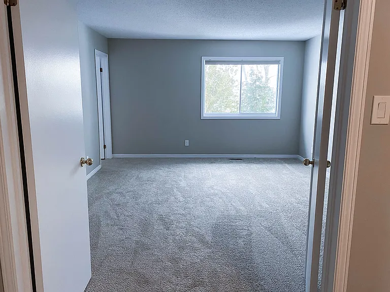 2 Tamara Way — Photo 20