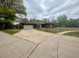 1135 S Governeour Ct, Wichita, KS 67207