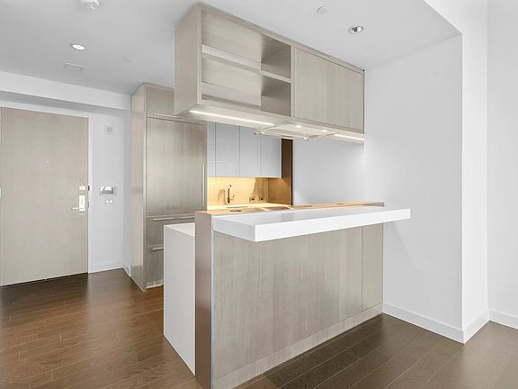 3rd image of 1 Manhattan Sq #34E