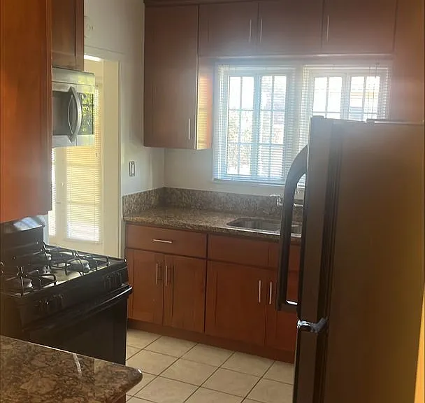1171 Huntington Dr — Photo 33