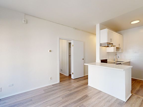 4th image of 1575 Sacramento St #7
