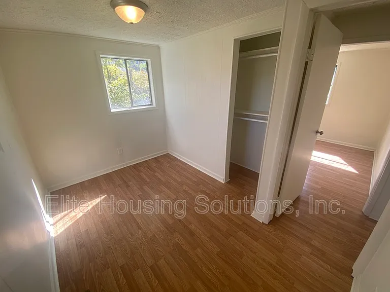 860 Church St — Photo 12