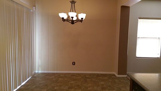 4th image of 465 E Goldmine Ln