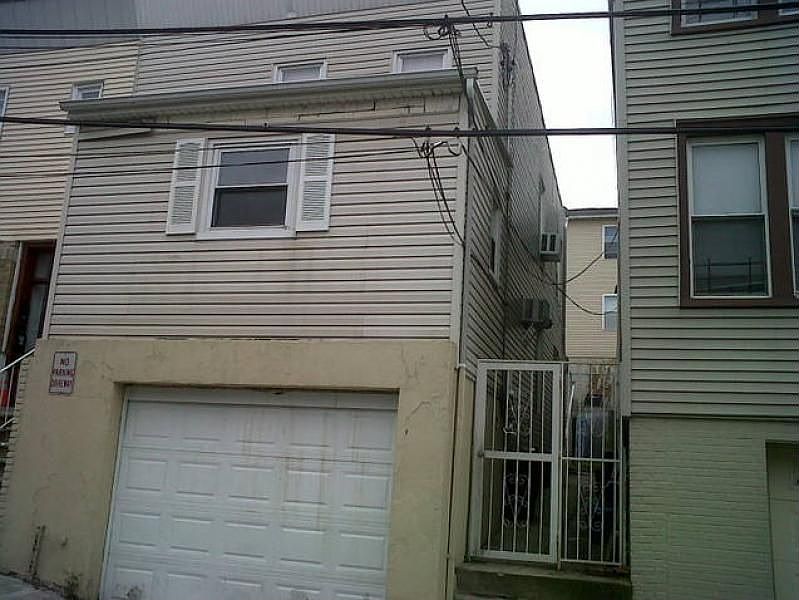 2nd image of 633 13th St
