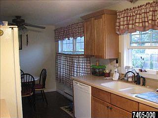 3rd image of 8 Cherry Ct