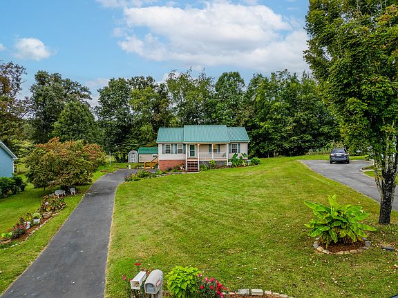 2nd image of 12 Audrey Ln