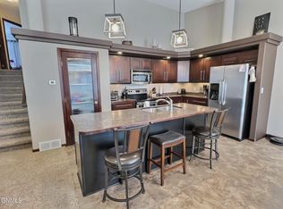 1705 Calgary Loop, Bismarck, ND 58503