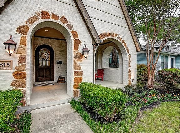 2nd image of 5815 Velasco Ave