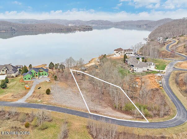1st image of W Mountain Dr