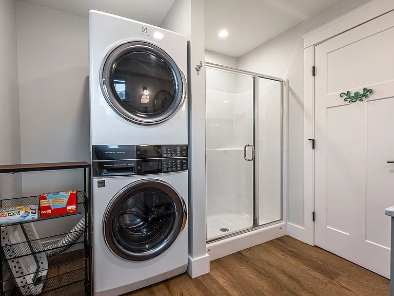 1st Floor Laundry & Shower