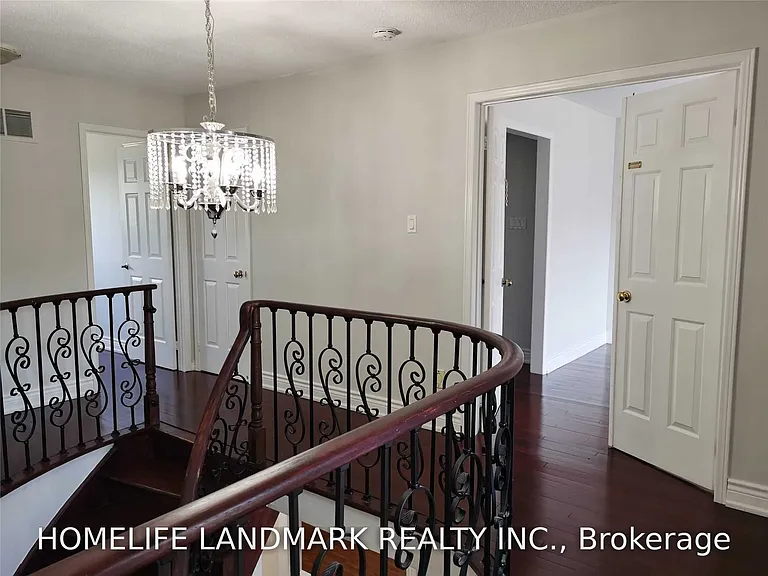 367 Huntington Ridge Dr #UPPER — Photo 11
