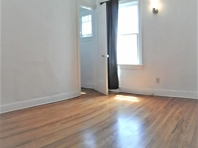 427 N Genesee Ave — Photo 17