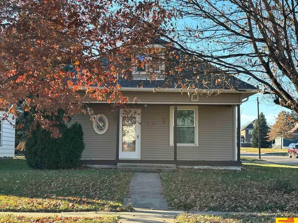 102 S Cedar Ave, Hartington, NE 68739