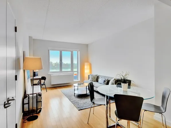 373 Wythe Avenue image 1 of 11