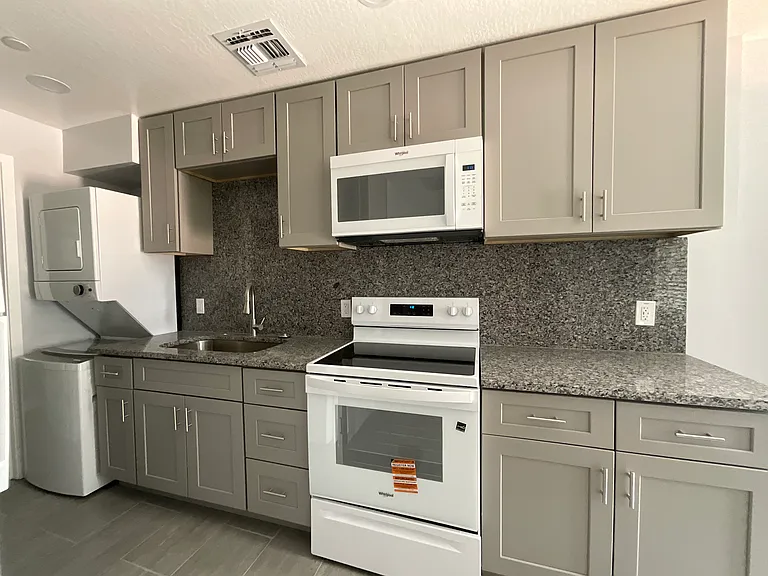 733 E Garfield St #2 — Photo 1