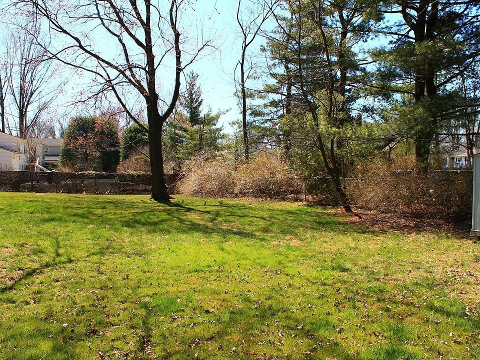 Large, level, fenced-in back