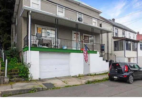 316 E Kline Ave #318, Lansford, PA 18232