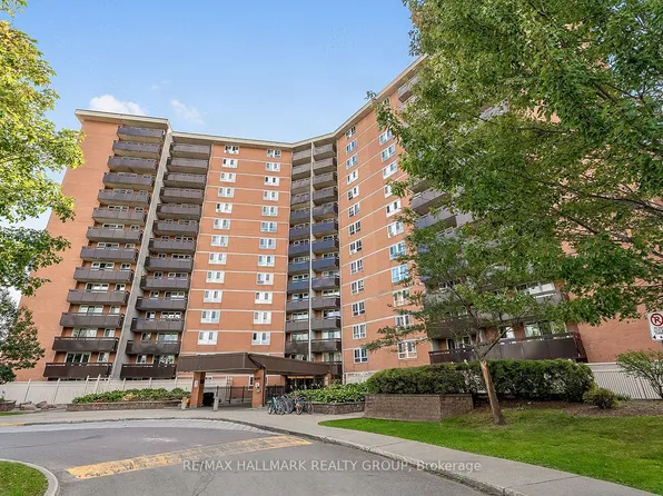 2000 Jasmine Cres #705, Ottawa, ON K1J 8K4