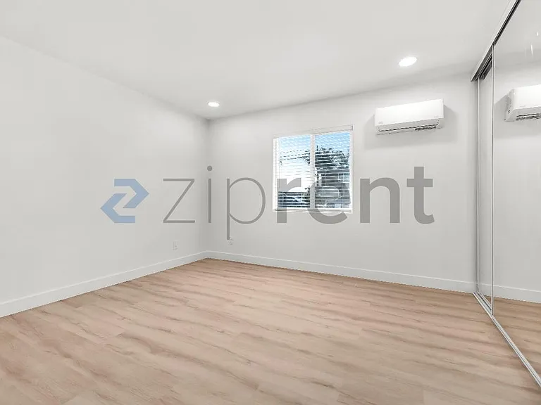 362 Naples St — Photo 9