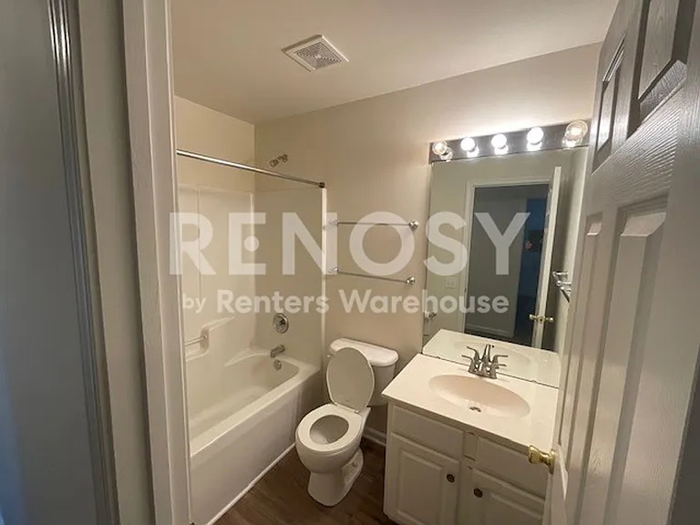 11715 Harsworth Ln — Photo 2