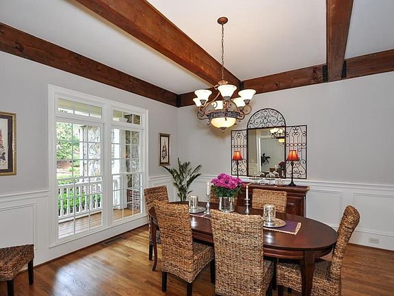 5th image of 325 Inman Pl