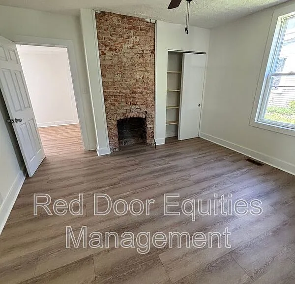421 Washington Ave — Photo 4