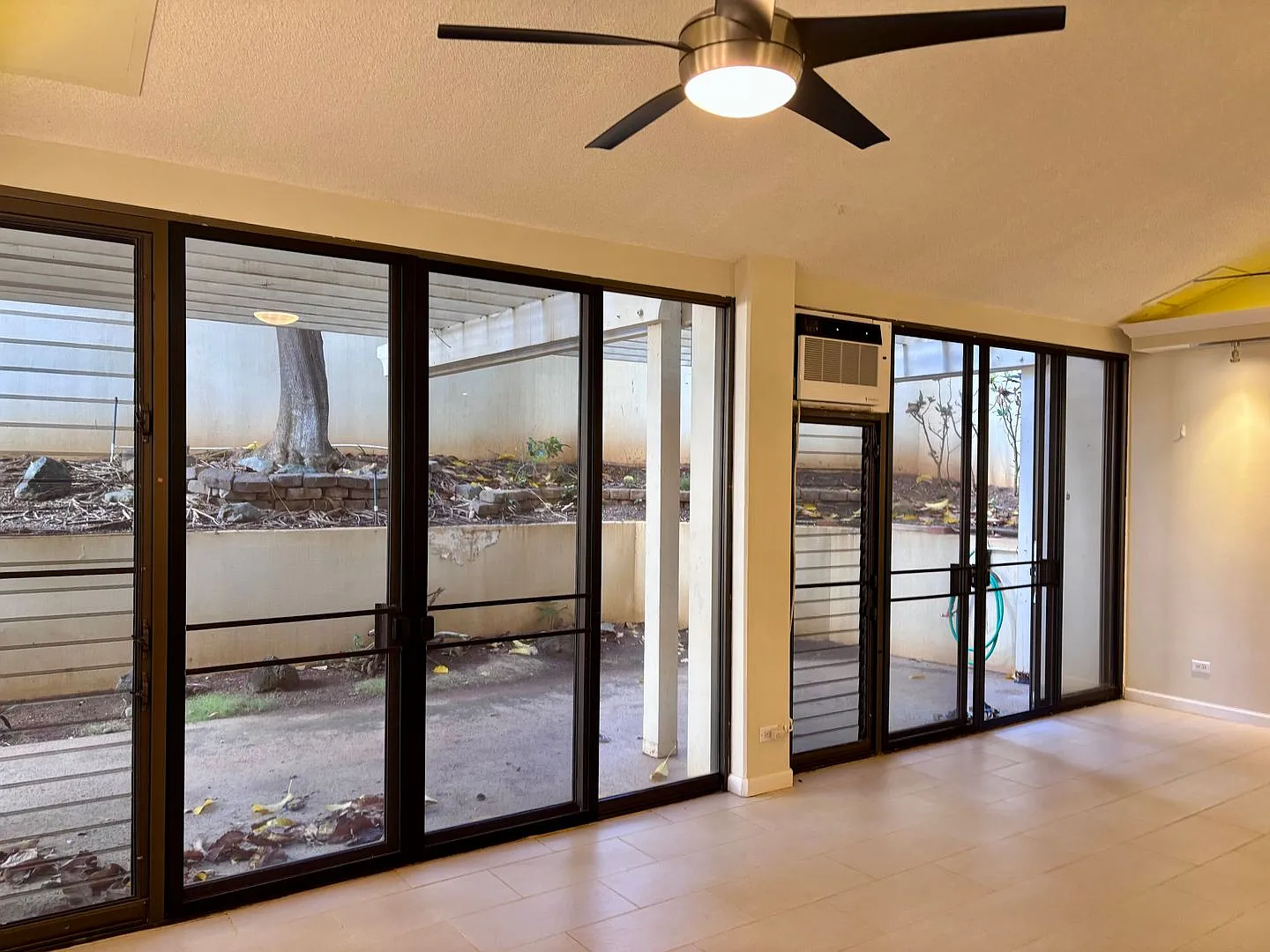 For Rent | Ground floor, 1 bedroom, 1 bath with 1 assigned parking stall condo in Mount Terrace H... — Photo 4