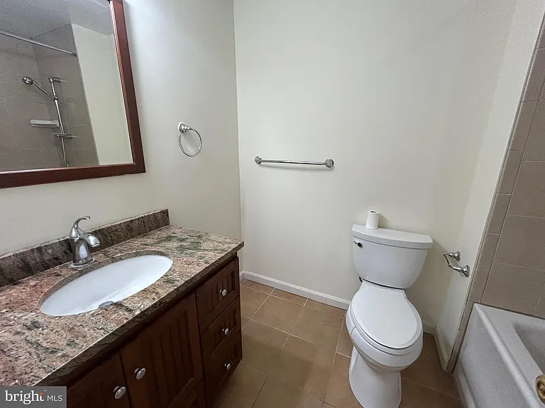 5916 Dorchester Way — Photo 24