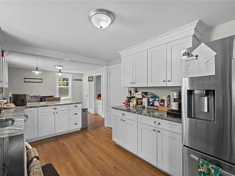2340 S County Trl — Photo 10