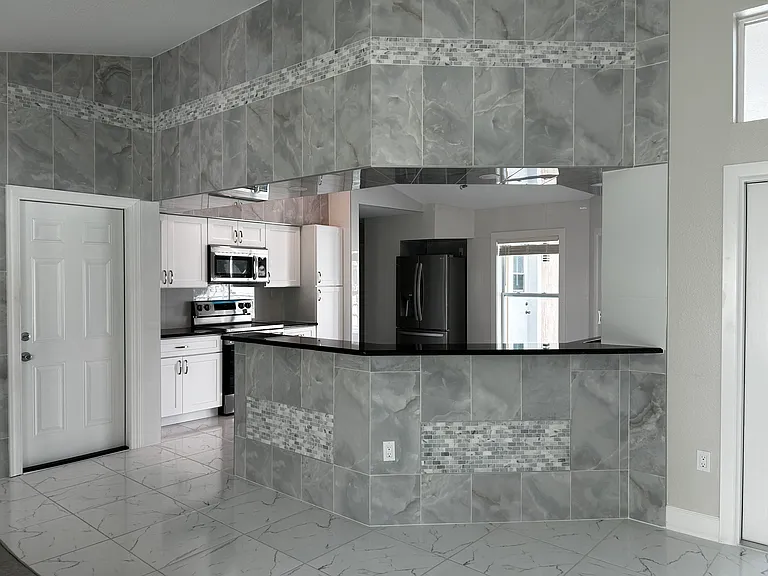 548 Loma Bonita Dr — Photo 10