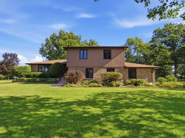 900 Saint Andrews Way, Frankfort, IL 60423