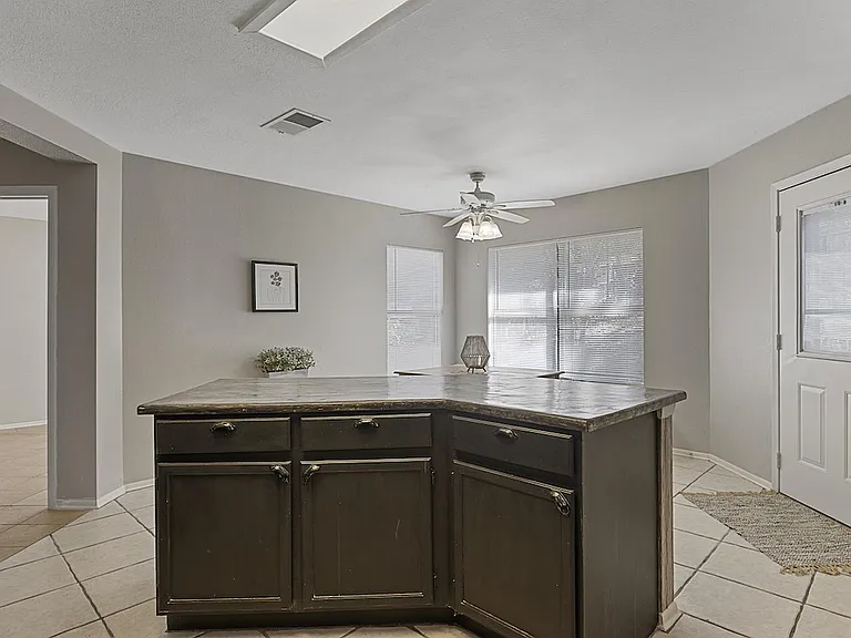 14102 N Hills Village Dr — Photo 15