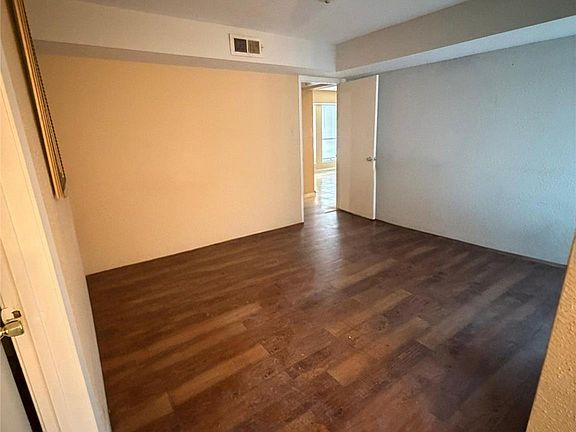 5th image of 781 Country Place Dr APT 1073