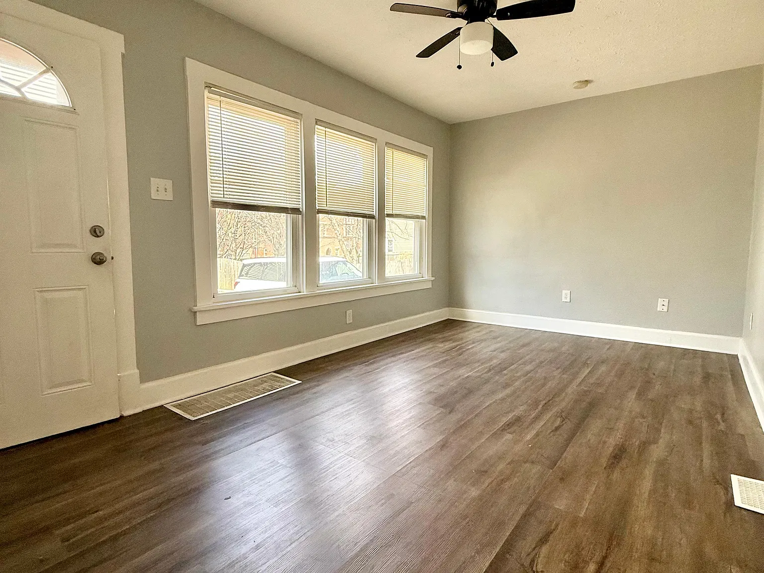 2 bed, 1025 sqft, $1,600 — Photo 4