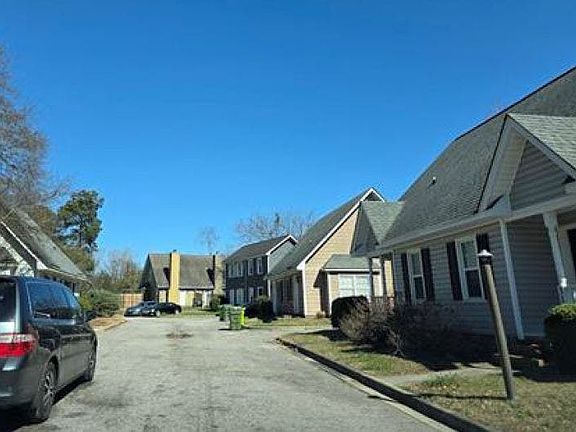 4th image of 27 Old Clayton Ct