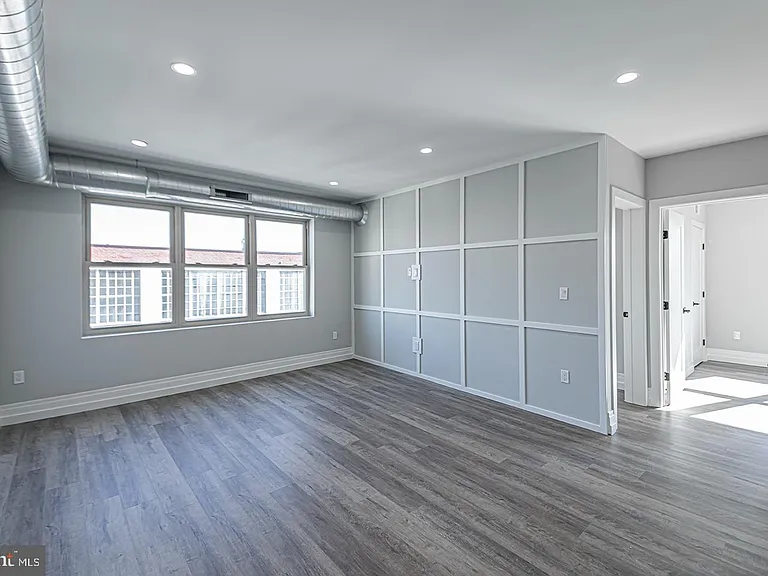 526 Brown St #304 — Photo 7