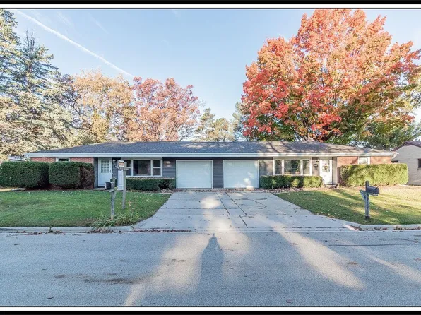 806 Sunny Ln, Green Bay, WI 54304