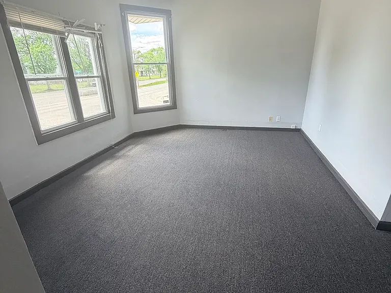 1516 W Highland Ave — Photo 6