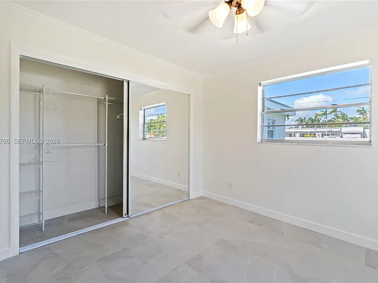 232 SE 6th St — Photo 23