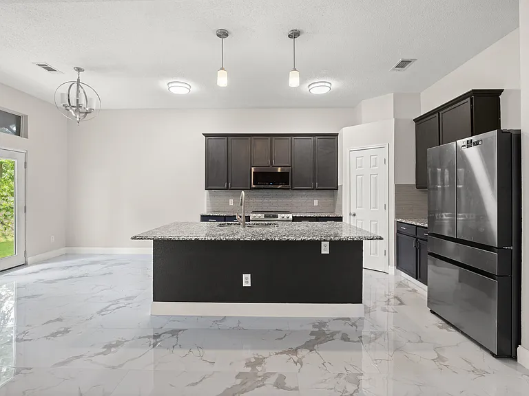 2318 Hillgrove Ct — Photo 11
