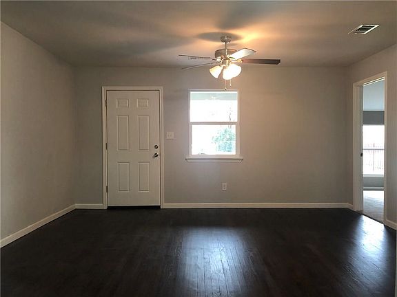 3rd image of 3121 Casino Dr