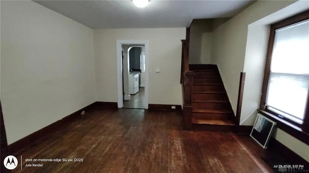 3 bed, 1.0 bath, 2392 sqft, $1,175 — Photo 4
