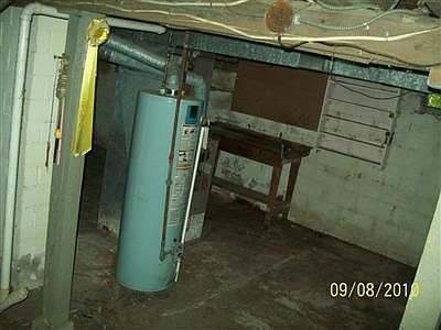 5th image of 1661 Barney Ave