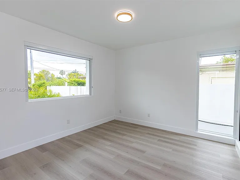 1690 Daytonia Rd — Photo 37