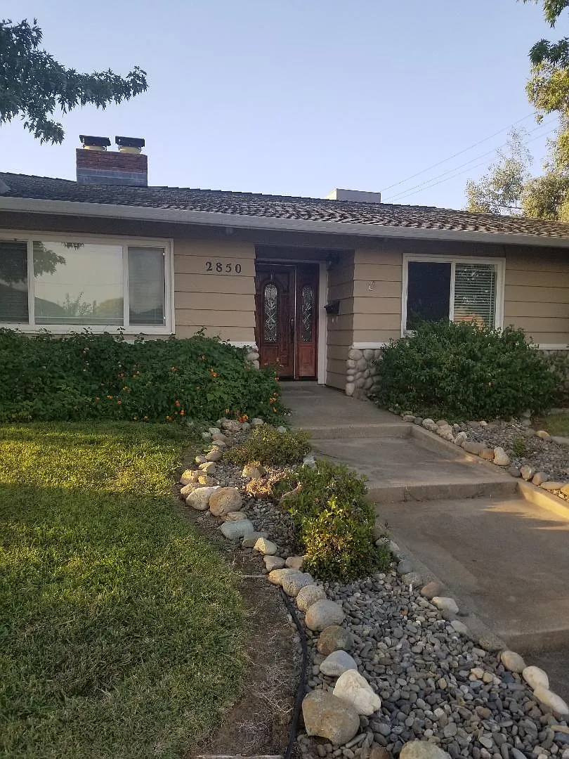 2850 Shasta St photo 1